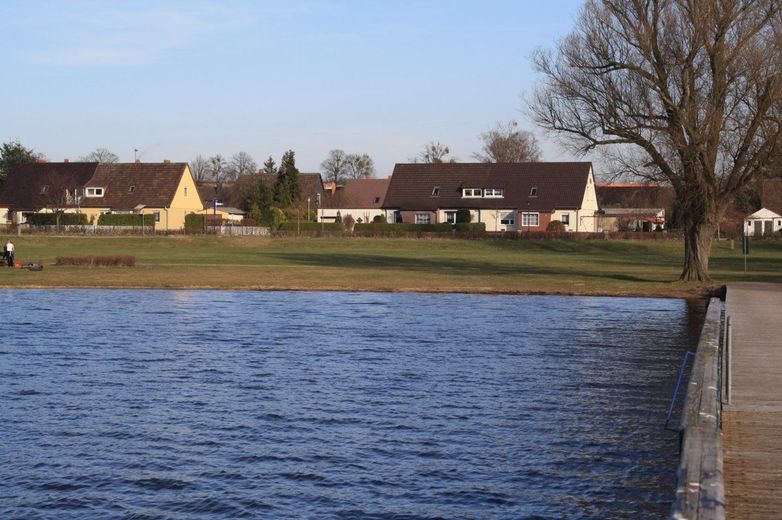 HORN IMMOBILIEN ++ Rechlin an der Müritz Mehrfamilienhaus voll vermietet – nur wenige Meter zum Wasser
