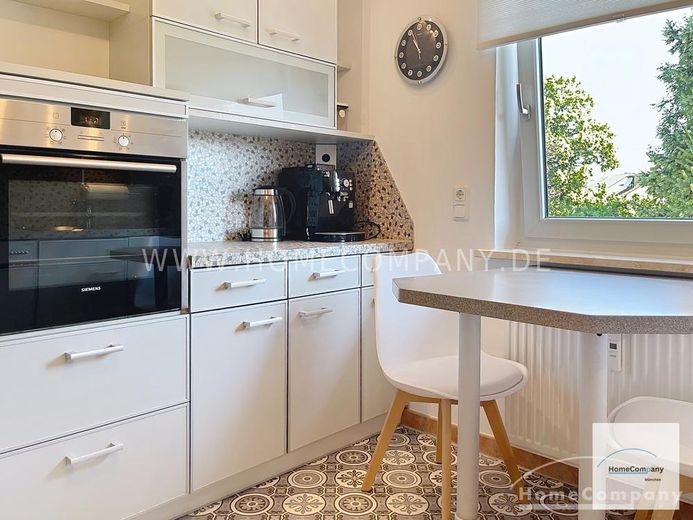 Appartement de 3 pièces lumineux et agréablement meublé avec terrasse sur le toit – 8cd50596da335c345fec09d524d1ef3a99300560.jpg