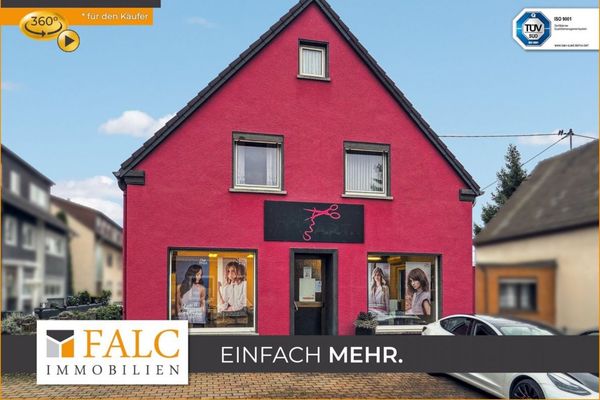 Residential and commercial building in a prime location