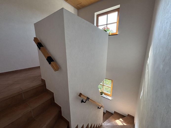 Versatile space wonder in a quiet prime location: your new home or a smart investment! – DG Treppenhaus
