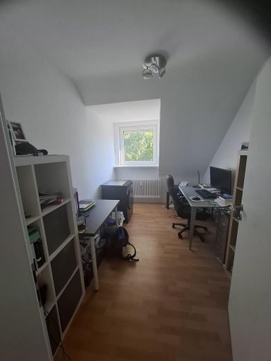 Sanierte 3,5-Zimmerwohnung in Essen-Bedingrade mit Einbauküche – Foto 9