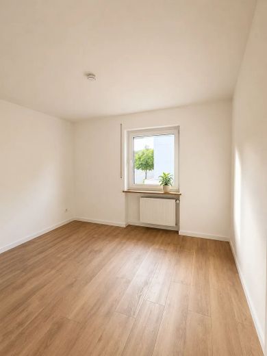 Ankastre mutfaklı, yeni yenilenmiş 2 odalı daire Nürnberg – hemen taşınmaya hazır – Schlafzimmer