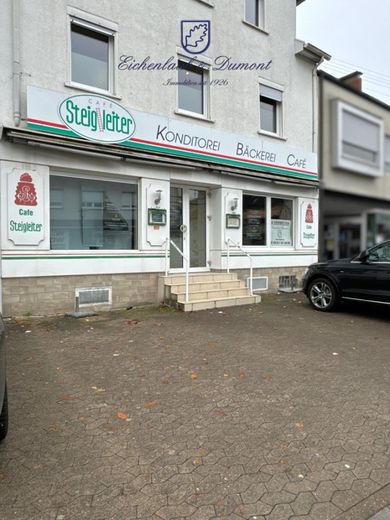 Gastro- / Büro- oder Praxisfläche in zentraler Lage mit Stellplätzen – Gewerbe mit Stellplätzen