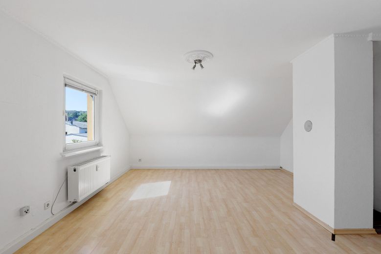 Appartamento ben tenuto di 2 locali con cucina componibile in posizione centrale a Idstein – Foto 4
