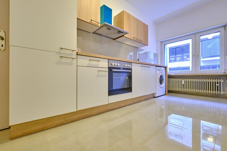 Große 1-Zi-WH mit separater Küche und Balkon - absolut zentral – Küche