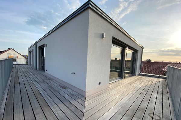 Lussuoso attico con ampia terrazza