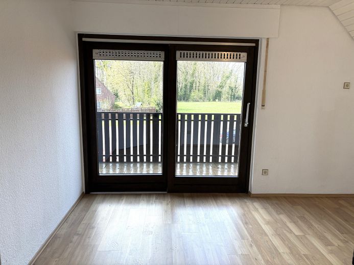 Exklusives Wohnen mit Garten, Neubezug n.Renovierung mit 2 großzügigen Balkonen – Gästezi. Blick zur Hofansicht