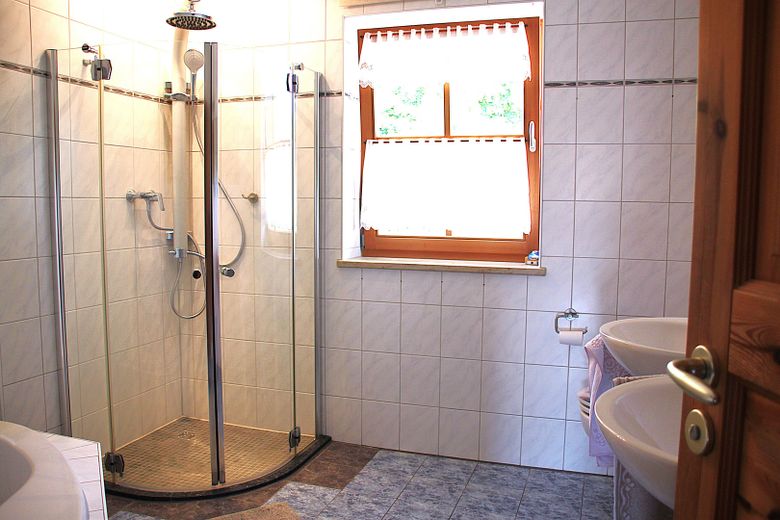 Bad mit Dusche
