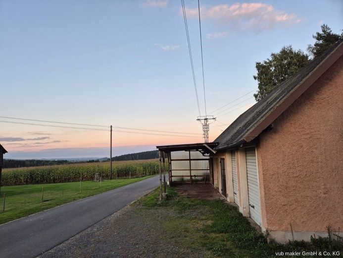 RESERVIERT Vielseitiges Wohn- und Geschäftshaus mit Einliegerwohnung auf großzügigem Grundstück in Pullenreuth – VUB0002334-17
