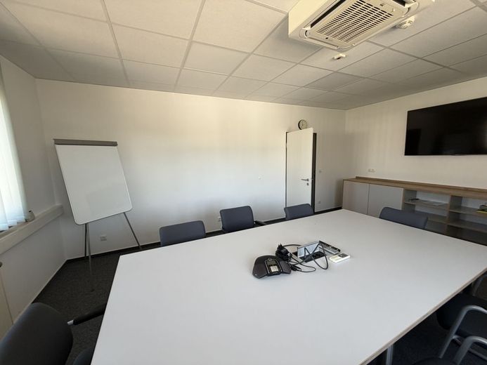 Gewerbeimobilie mit Büro- und Hallenflächen kurzfristig verfügbar – IMG_0211