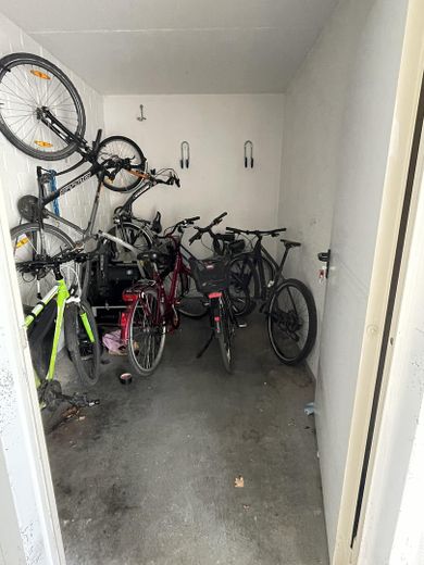 Комфорт проживання з терасою та гаражем — без комісії – Fahrradabstellraum