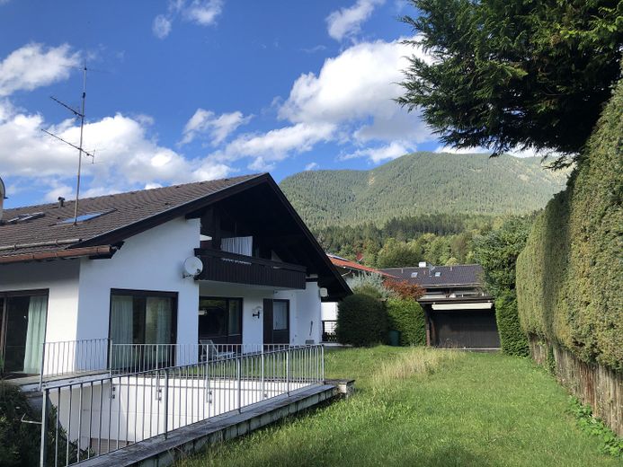 Отдельный жилой дом с апартаментами – Haus von hinten mit Wank