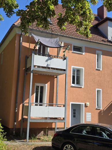 Edificio plurifamiliare con 10 unità abitative nel quartiere delle ville di Stendal – Balkone NR. 49 
