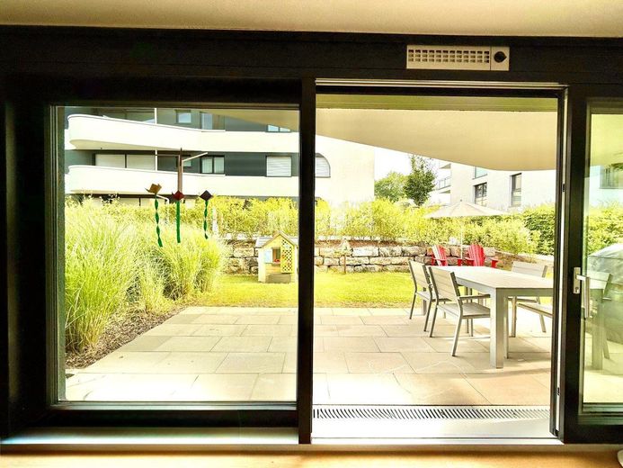 Seltene EG‑Wohnung mit großem Garten (180 m²) – perfekte Hausalternative – große Fenster-Front nach Süden