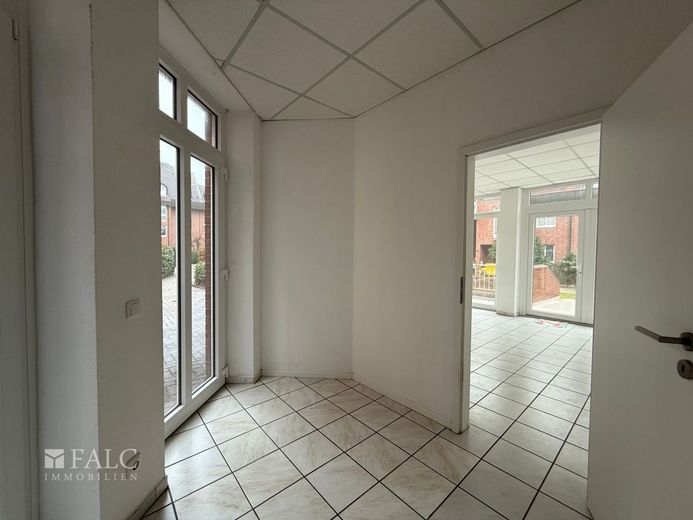 Exklusives Wohnen auf einer Ebene - 6 Zimmer, ca. 220 m², Balkon &amp; TG-Stellplatz möglich – Bild 20