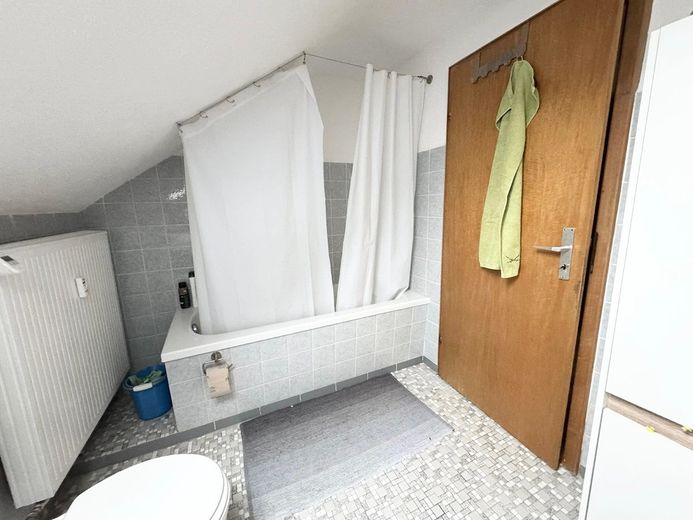 Affascinante appartamento mansardato di 4 locali con giardino privato+garage+posto auto in posizione TOP! – Foto 11
