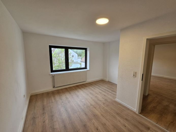 Kapitalanlage: MFH, 49.980 € Kaltmiete, 7,1% Rendite, 7 WE & 4 Stellplätze + Ausbaureserve – फोटो 2