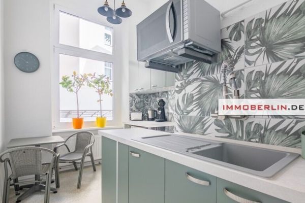 IMMOBERLIN.DE - ¡Encantador en una ubicación tranquila! Elegante apartamento antiguo junto al parque Gleisdreieck