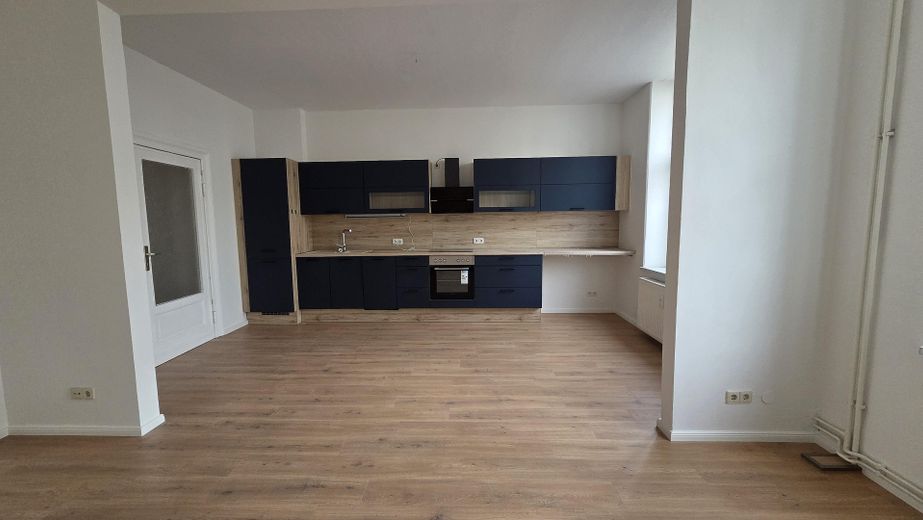 Amplio apartamento de 2 habitaciones, cocina equipada, amplio baño con ducha y bañera, muy luminoso – Küche