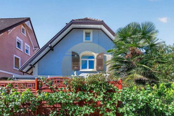 Karakter sahibi yaşam – Achern’in kalbinde hemen taşınmaya hazır dubleks daire