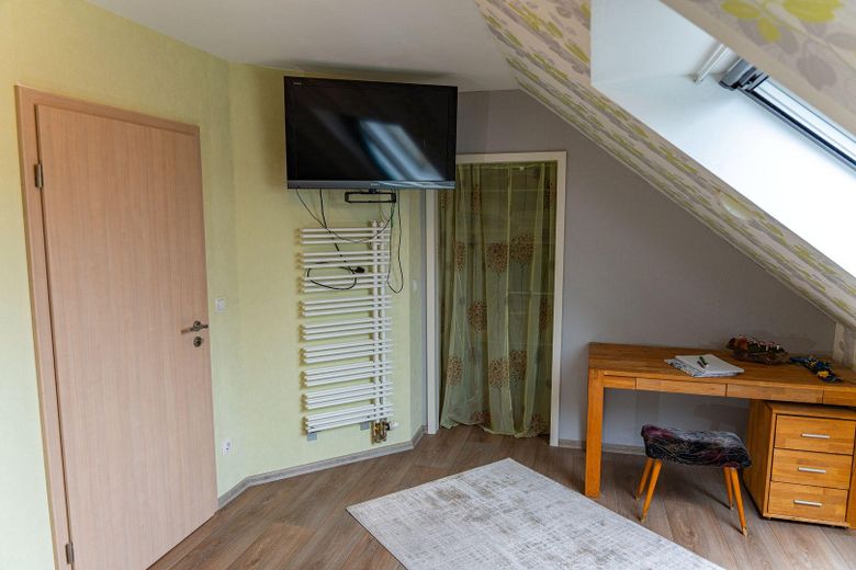 Vielseitige Gewerbeimmobilie in Wietmarschen OT Lohne: Halle, Büro & Wohnhaus – Arbeitszimmer OG