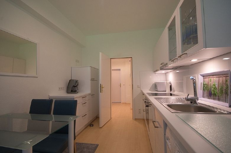 Appartamento arredato, situato in posizione tranquilla e dal design moderno, con balcone vicino al centro di Essen e alla stazione centrale – 34e264ef852632e17ef6ce7fbc73c572faa38123.jpg