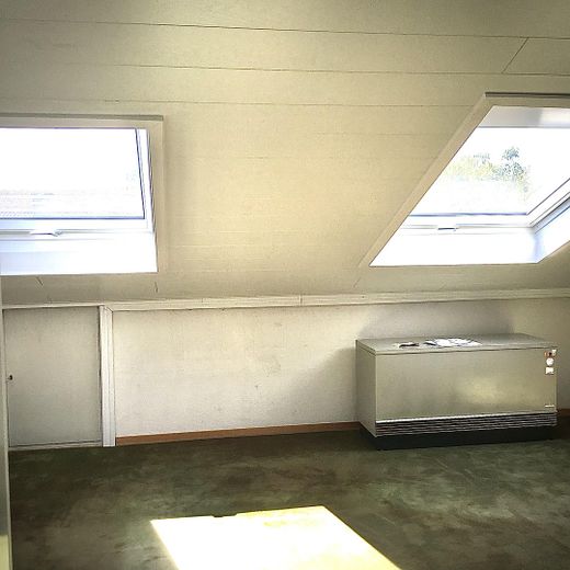 Affascinante casa a schiera in posizione tranquilla con garage – DG Studio West