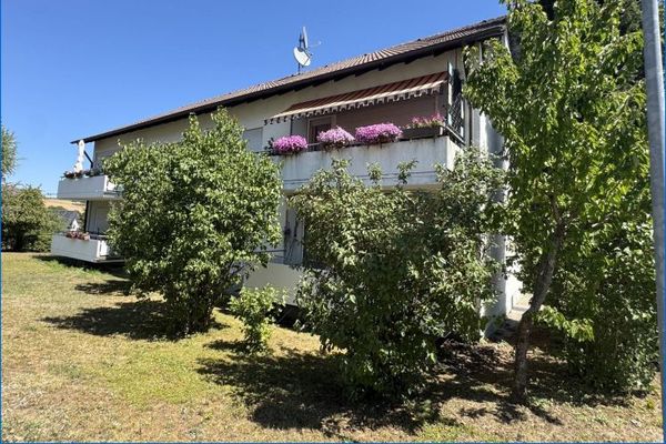 Familienfreundliche 4 Zi.-Wohnung im 1.OG mit Balkon in schöner und ruhiger Ortsrandlage!