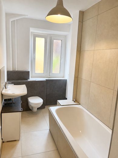 4-Zimmer-ETW in Toplage -Grünfläche -nahe Innenstadt/ OTH/ Uni - AFA-/ Abschreibungspotenzial – Bad
