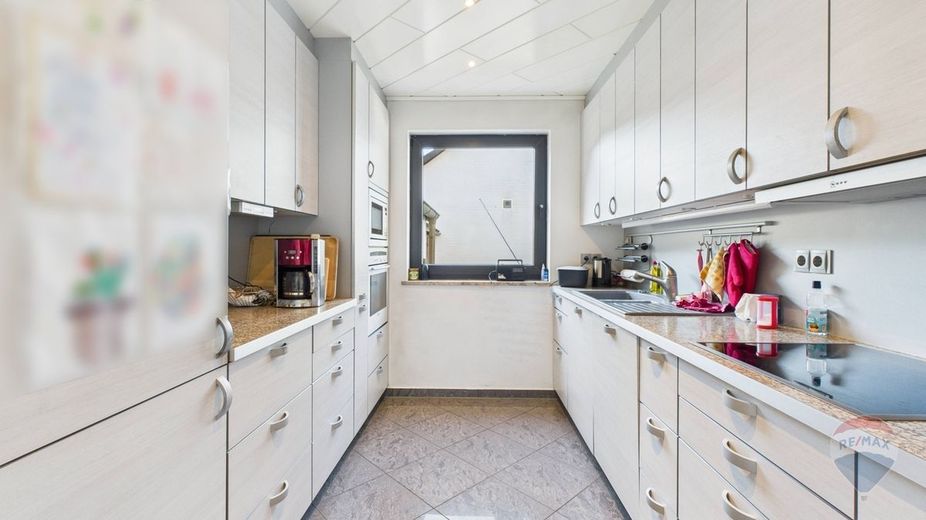 Provisionsfrei für den Käufer!
Großes Einfamilienhaus mit Südwest-Terrasse und Feldrandblick – Küche