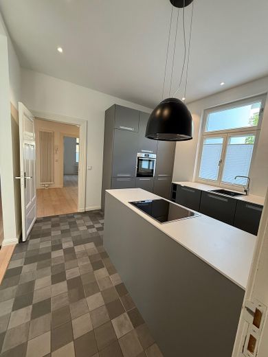 Representatief appartement in een historisch pand, met stijl & charme – KÜCHE