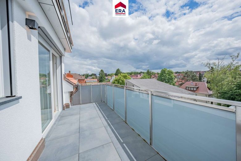 Modernisierte Maisonette-Wohnung im Herzen von Ludwigsburg – Balkon oben