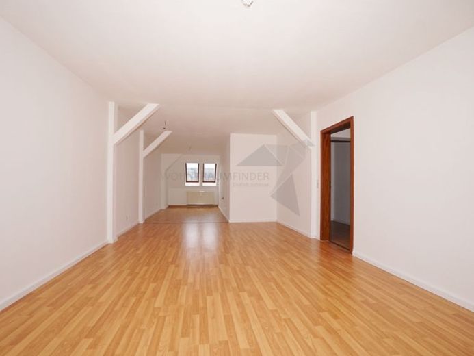 Geräumige 3-Raum-Dachgeschoss-Wohnung in Schwanenteich-Nähe – Foto 1