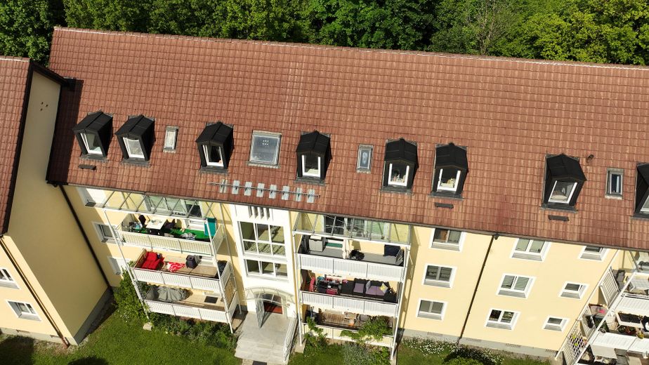 Blick Wohnhaus - 3-Zi.-DG