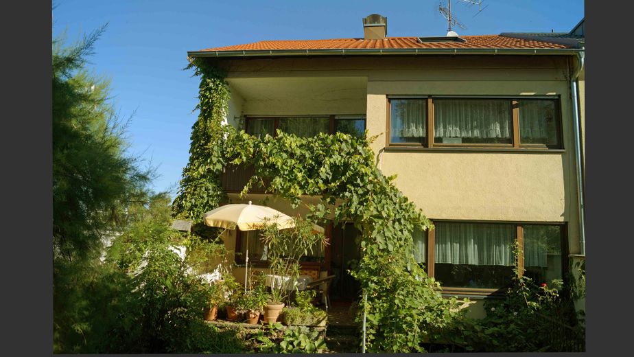 Großes, helles Reihenendhaus mit Garten in Stutensee-Blankenloch – direkt bezugsfertig – 1_ Südansicht