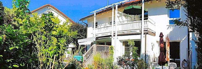 Beste Lage, Pilsensee, großes, gepflegtes Einfamilien-RMH, 141 m² Wfl., inkl. 2 Carports, Bj. 1998 – Gartenseite SW