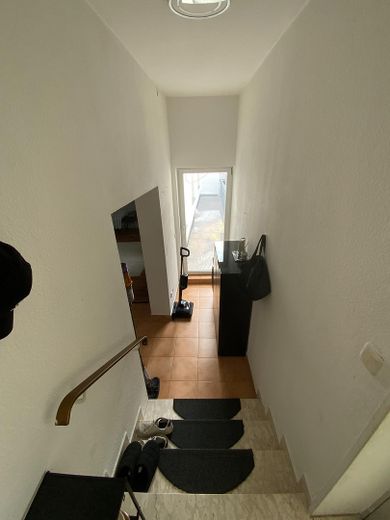 3-Zimmer-Wohnung mit Balkon in zentraler Lage – Eingangsbereich
