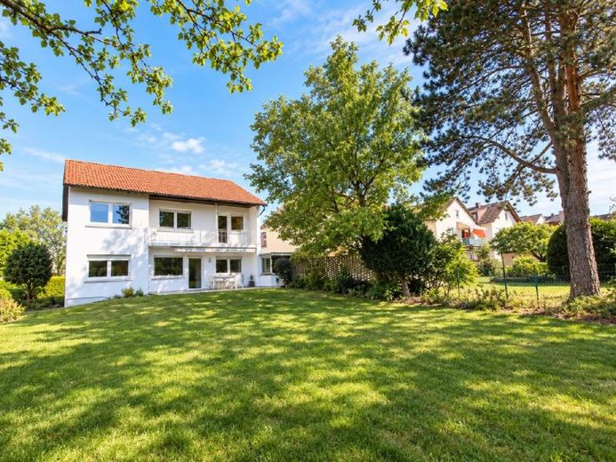 albero:) A Home with Atmosphere – Spacious Plot in an Established Residential Area – Photo 1