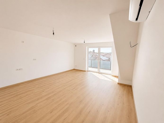 Neubau Dachgeschosswohnung, Gehobener Standard, Fußbodenheizung, Erstbezug, super Lage – Foto 12