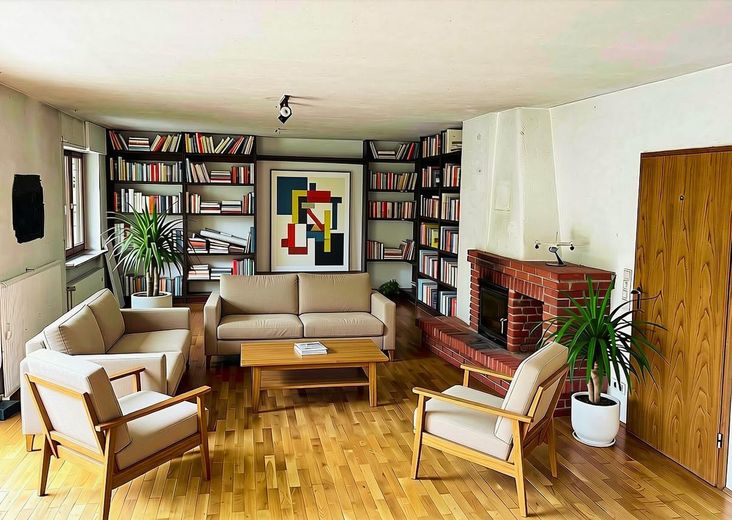 Krailling'de güzel, komisyonsuz yarı müstakil ev – Wohnzimmer (KI Bsp)