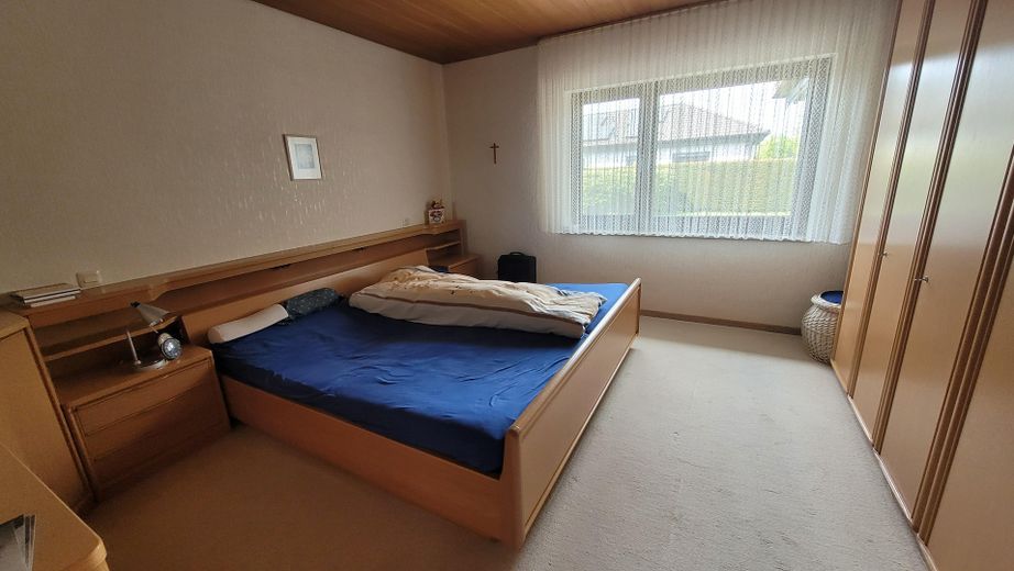Gepflegter Bungalow mit Einliegerwohnung auf Erbpacht-Grundstück in Alt-Marl ohne Maklergebühren – Schlafzimmer