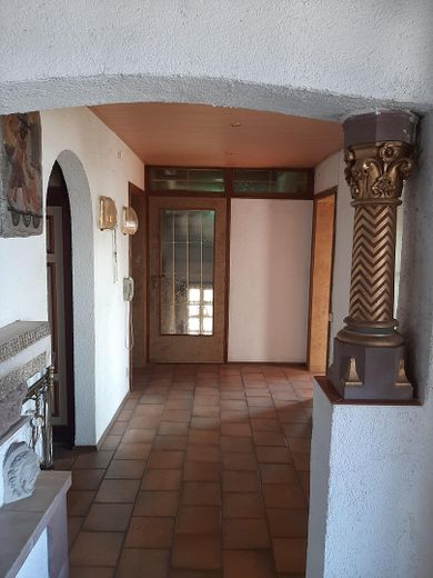 Blick v. Wohnzimmer in Flur