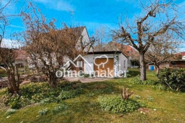 Casa idilliaca con 2 appartamenti completi, 2 bagni e 2 cucine su un terreno da sogno di 1.000 m²