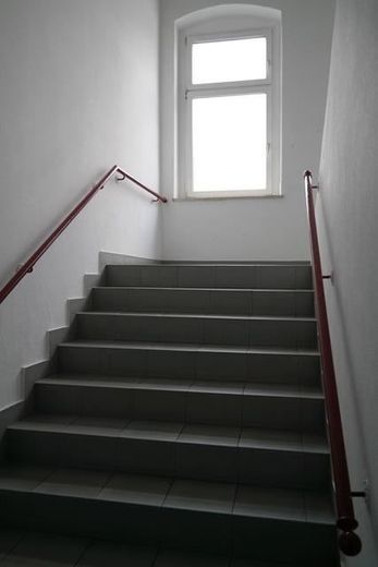 Großzügige 3-Zimmer mit Laminat, EBK und Wannenbad in zentraler Lage! – SAM_7709