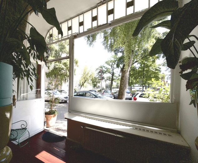 Einzigartige Wohnung | privater Eingang | bezugsfrei | ohne Provision – Fensterfront Angebot liegt vor