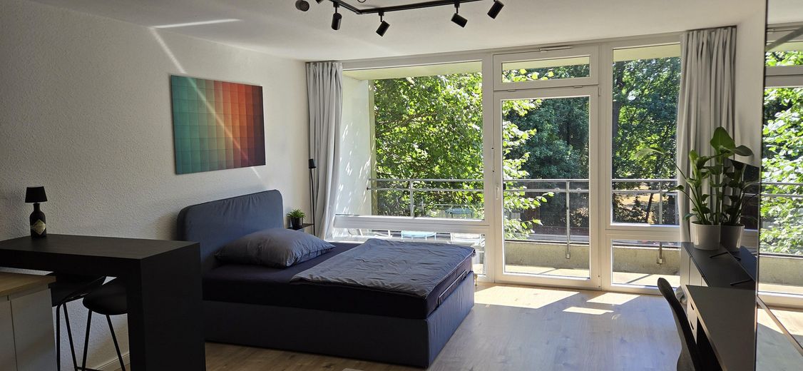 Modernisiertes 1-Zimmer-Apartment in Köln-Junkersdorf, SpoHo-nah – Wohnzimmer