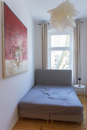 Ruhige Zweizimmerwohnung in beliebter Gegend in Berlin Kreuzberg – Schlafzimmer