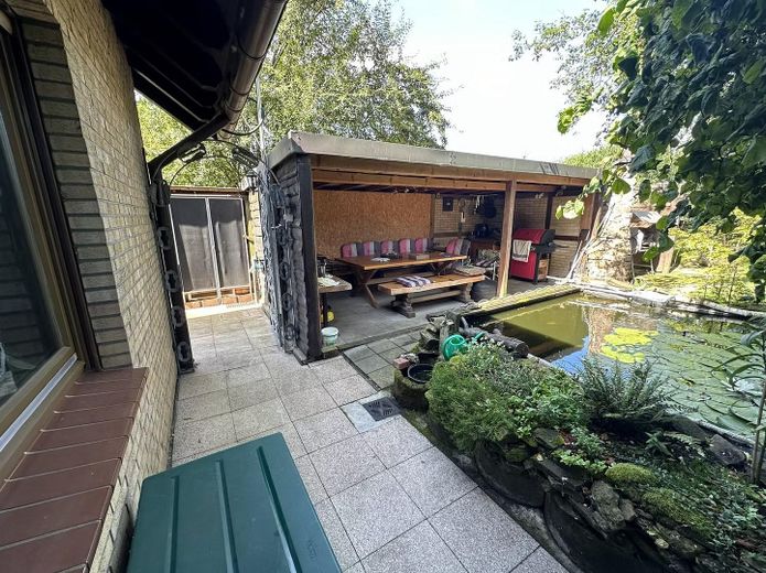 Terrasse mit Teichen