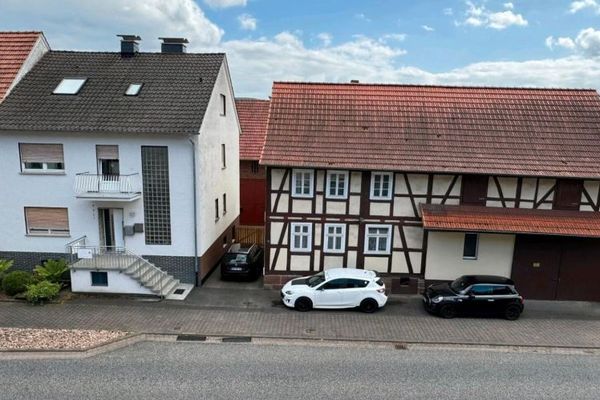 Ronshausen, detached house + outbuilding