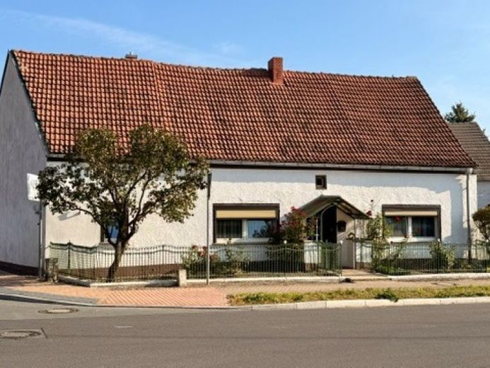 **Bauernhaus mit Innenhof und Stallscheune im Naturpark sucht handwerkliches Geschick** – Foto 1